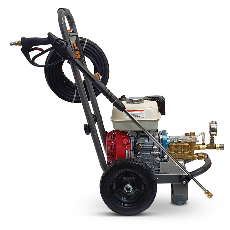 B E 3000 PSI Water Blaster Honda GX200 Engine, CAT Pump Unit